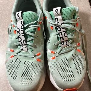 ON cloud surfer size 13